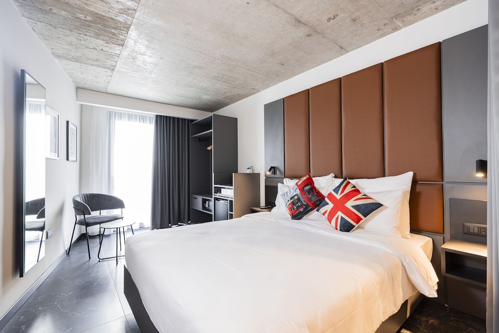 the londoner hotel st julians