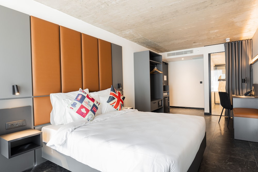 the londoner hotel st julians