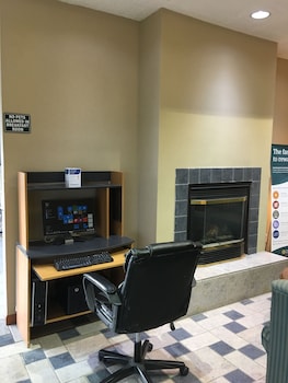 quality inn i 94 near wings stadium