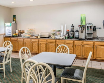 quality inn i 94 near wings stadium