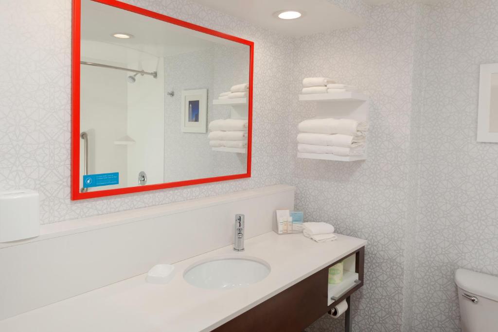 hampton inn and suites concord charlotte