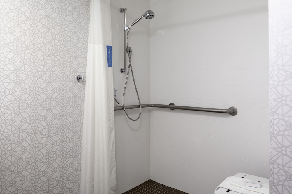 hampton inn and suites concord charlotte