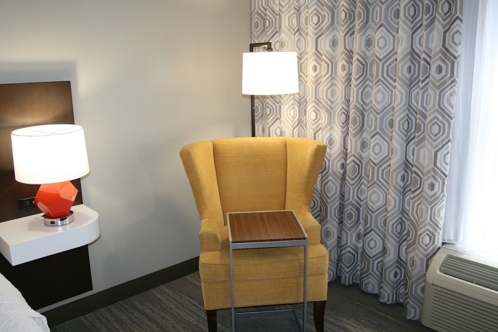 hampton inn and suites concord charlotte