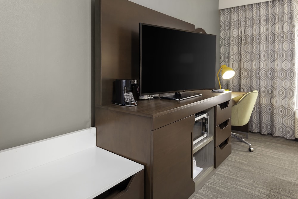 hampton inn and suites concord charlotte