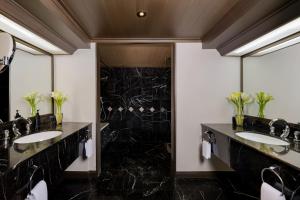 grand mercure bangkok atrium