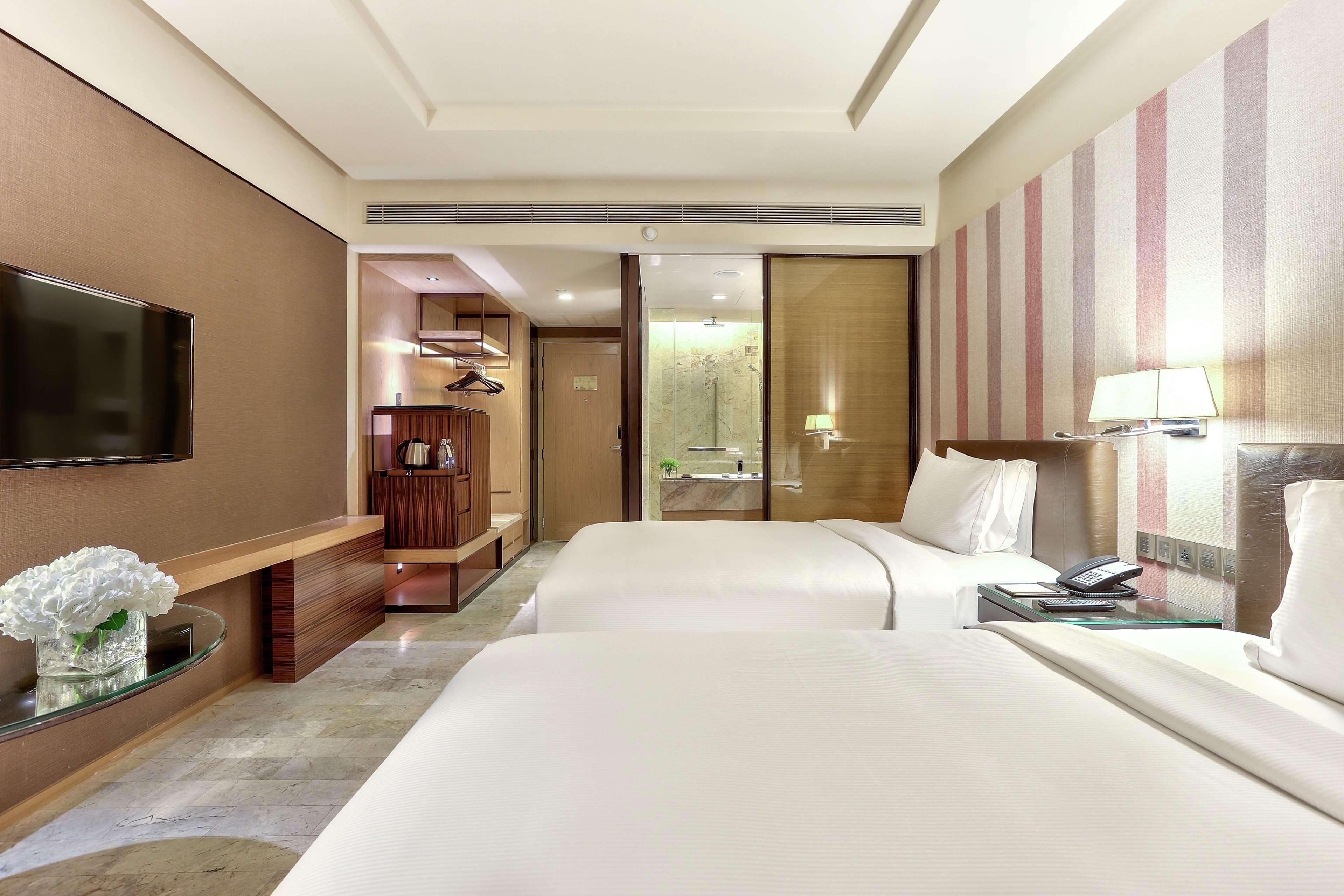 doubletree by hilton sukhumvit bangkok