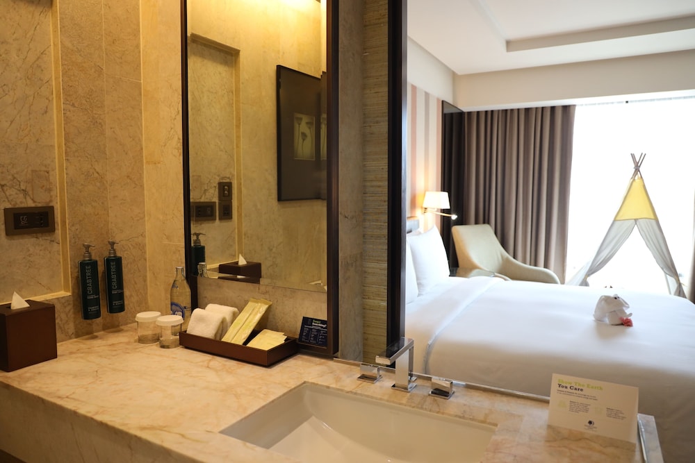 doubletree by hilton sukhumvit bangkok
