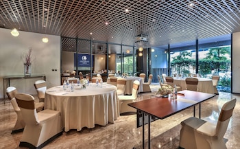 doubletree by hilton sukhumvit bangkok