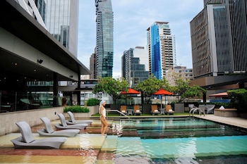 doubletree by hilton sukhumvit bangkok