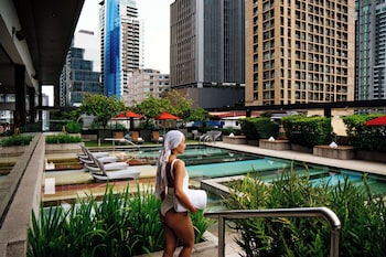 doubletree by hilton sukhumvit bangkok