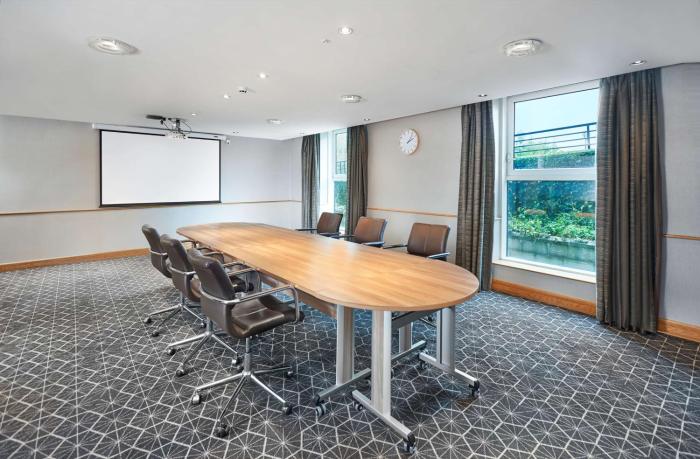 hilton london croydon
