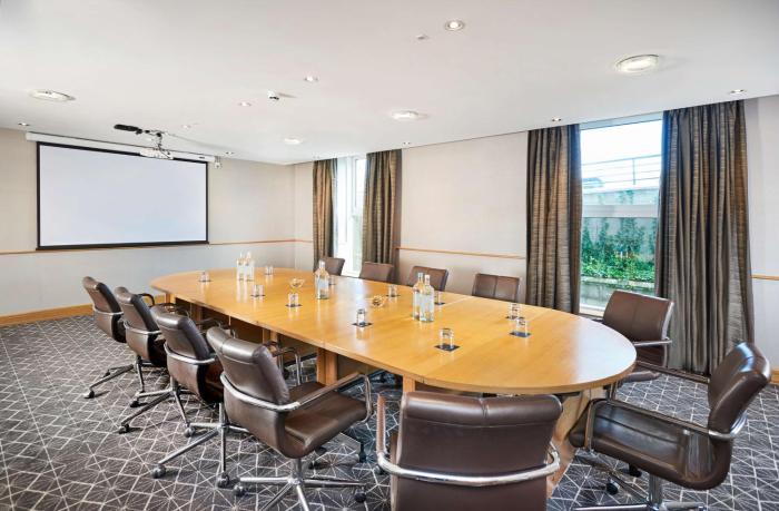 hilton london croydon