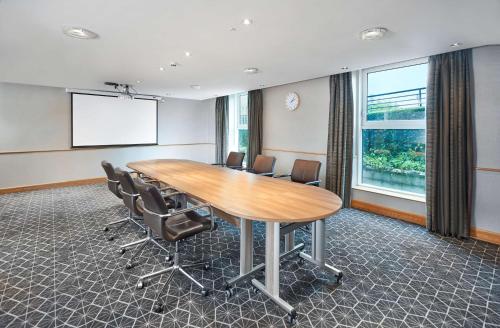 hilton london croydon