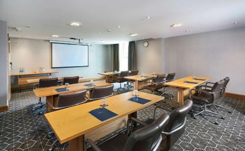 hilton london croydon