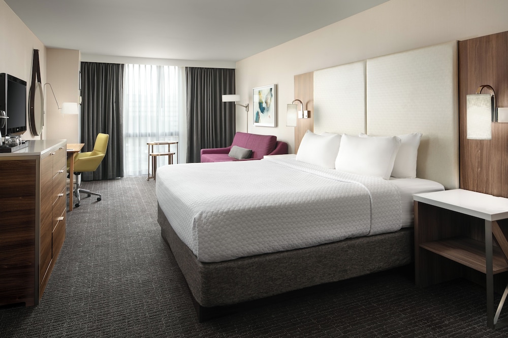 crowne plaza dallas market ctr love field by ihg