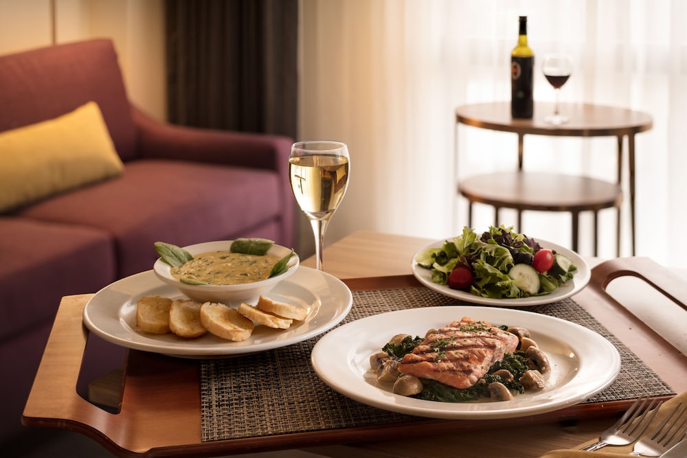 crowne plaza dallas market ctr love field by ihg