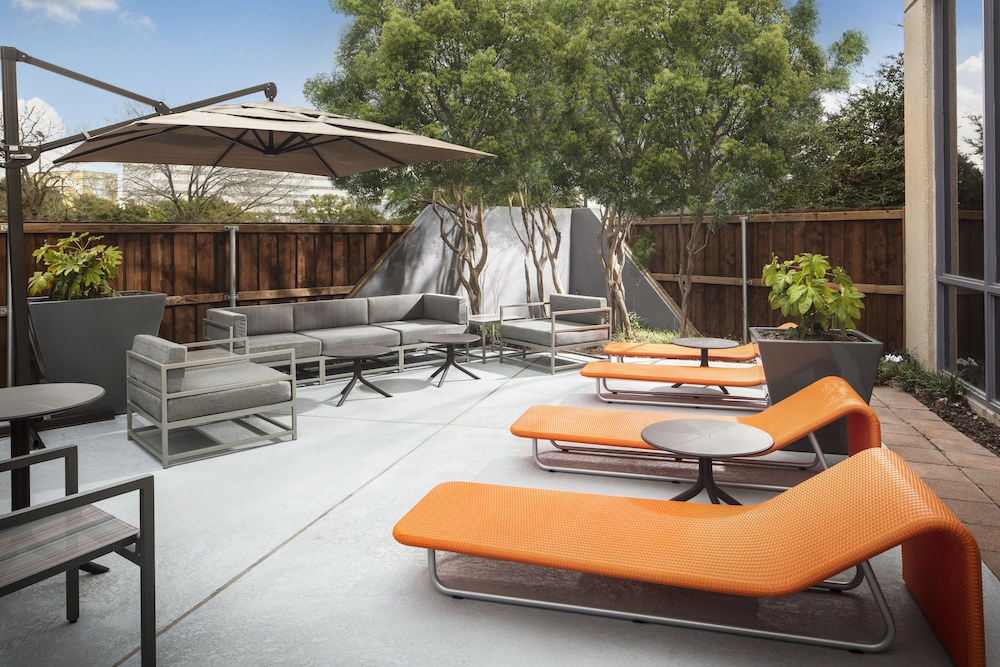 crowne plaza dallas market ctr love field by ihg
