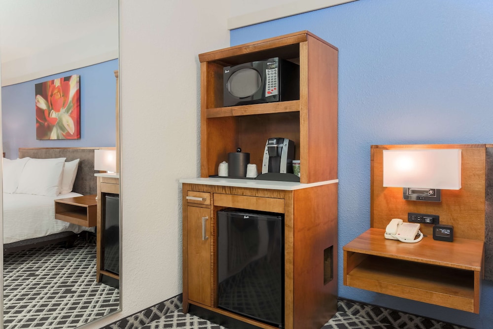 hilton garden inn dallas market center