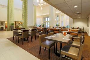 hilton garden inn dallas market center