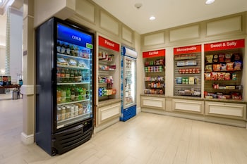 hilton garden inn dallas market center