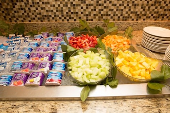 hilton garden inn dallas market center