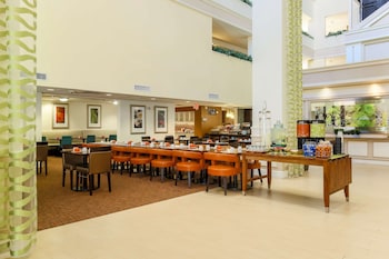hilton garden inn dallas market center