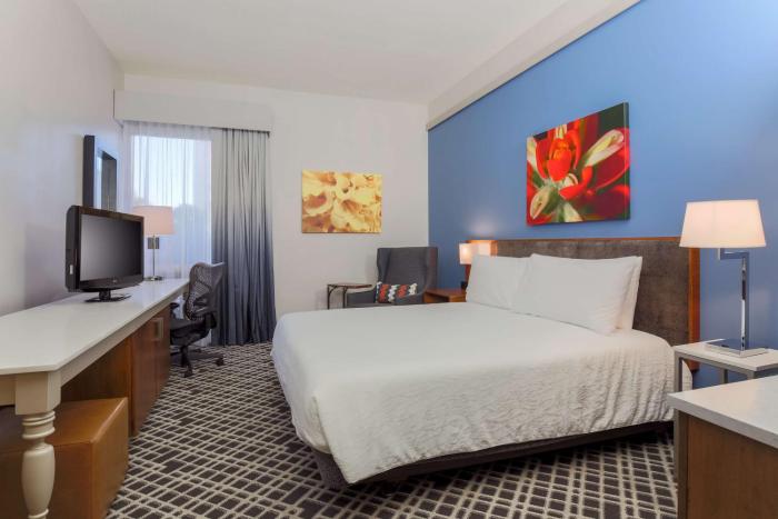 hilton garden inn dallas market center