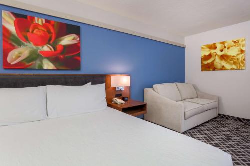 hilton garden inn dallas market center