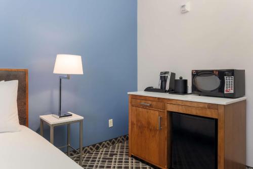 hilton garden inn dallas market center