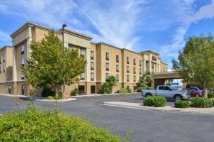 hampton inn and suites kingman