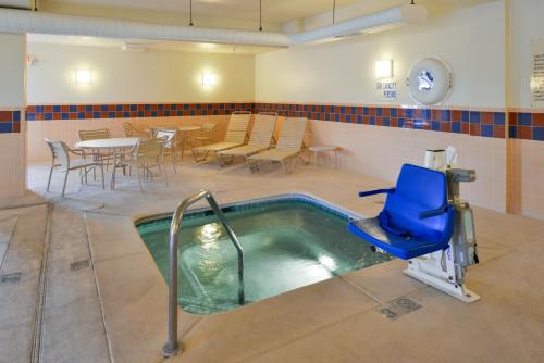 hampton inn and suites kingman