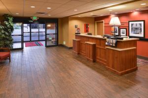 hampton inn and suites kingman