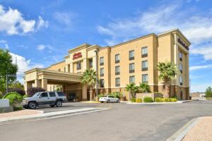 hampton inn and suites kingman
