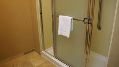 hampton inn and suites kingman