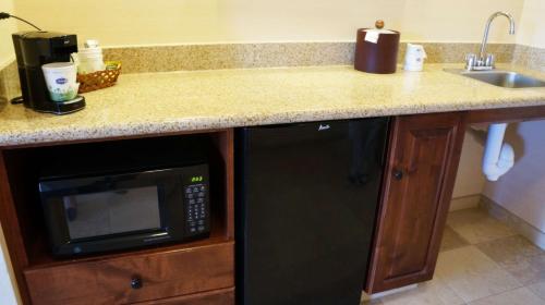 hampton inn and suites kingman