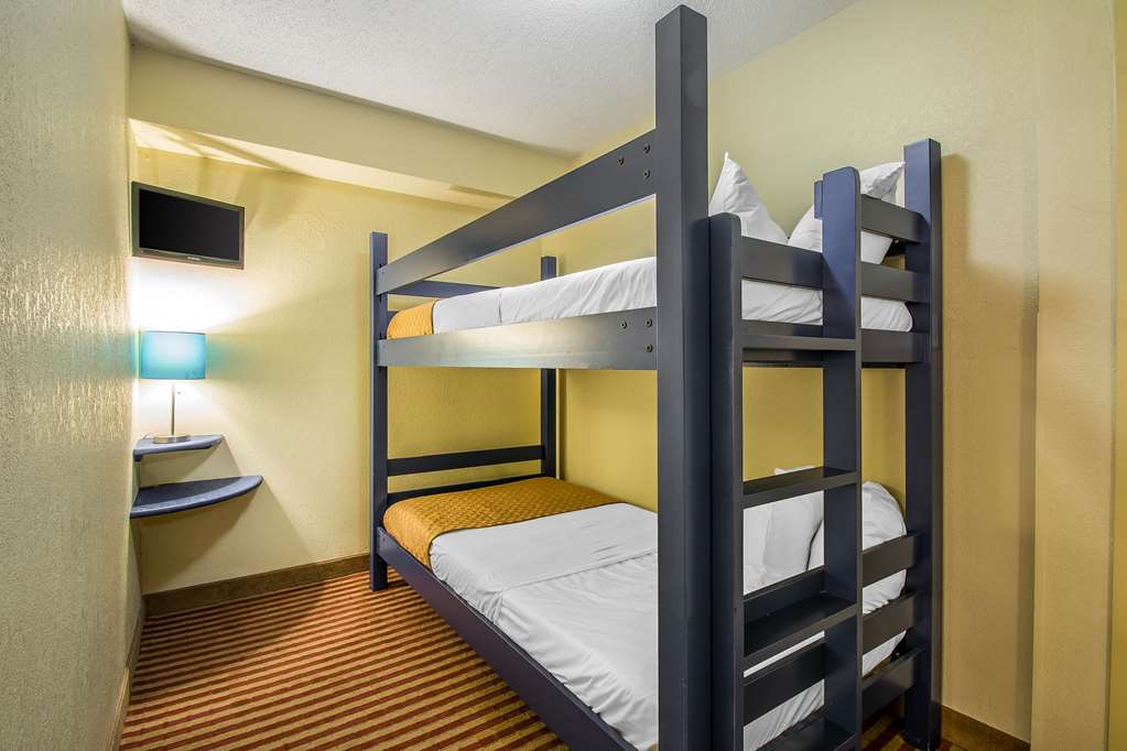 comfort inn and suites kissimmee by the parks