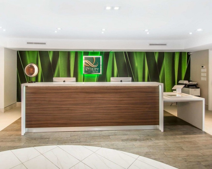 quality inn and suites by the parks