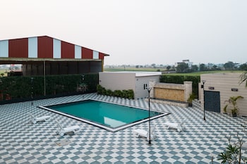 gaurison hotel and resort