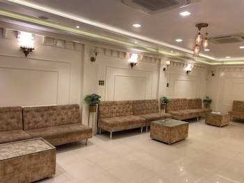 Ramesh Palace,,3 star