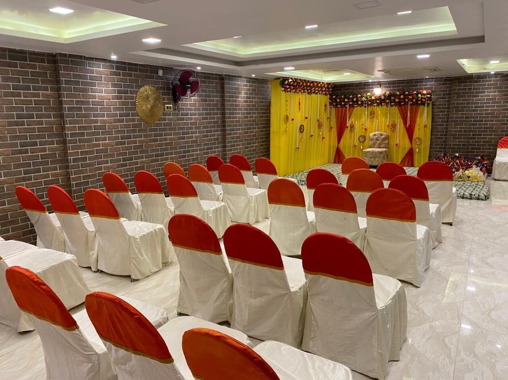ramesh palace
