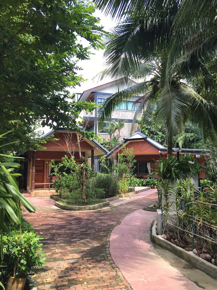green view village resort
