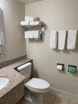 travelodge by wyndham iowa city