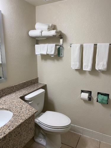 travelodge by wyndham iowa city