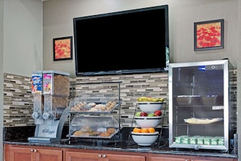 Travelodge By Wyndham Iowa City,Coralville>>Cedar Rapids - Iowa City,2 star