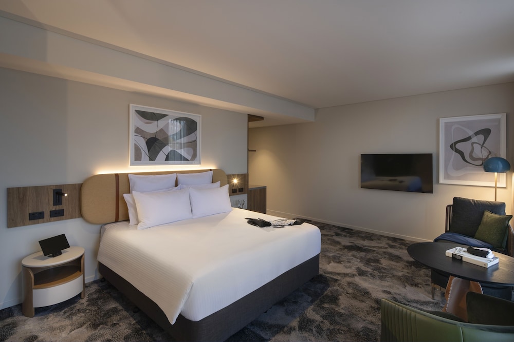 pullman sydney penrith