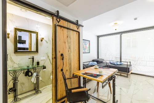 villa pera suite hotel