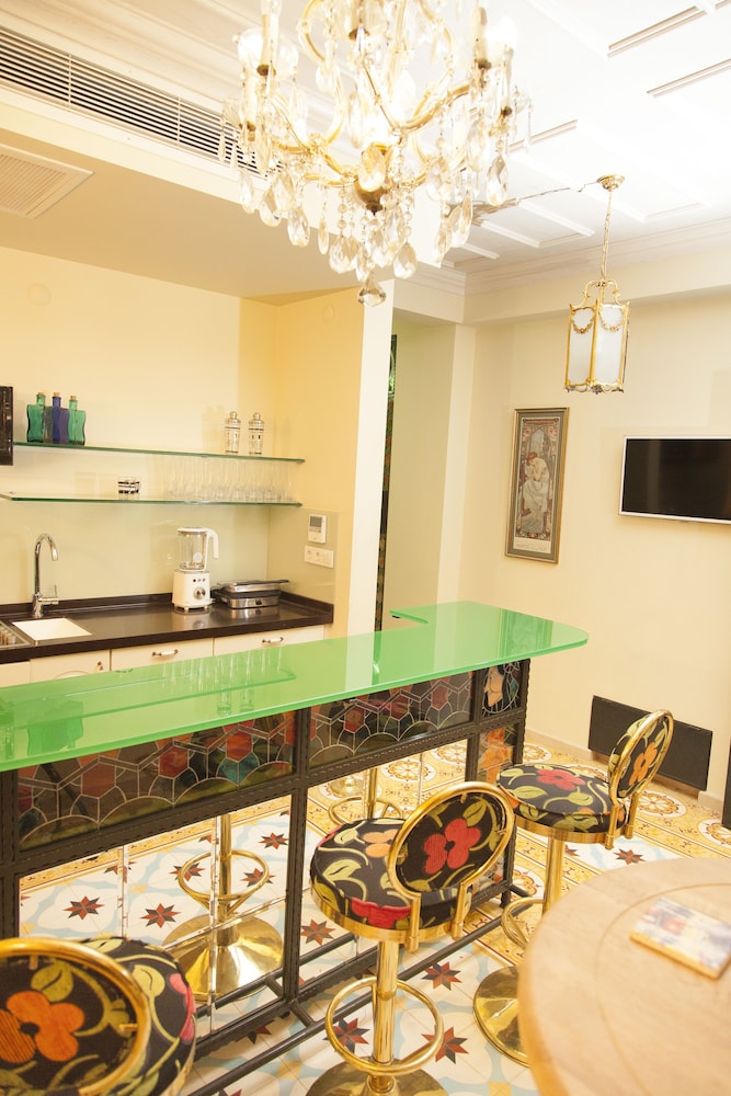 villa pera suite hotel