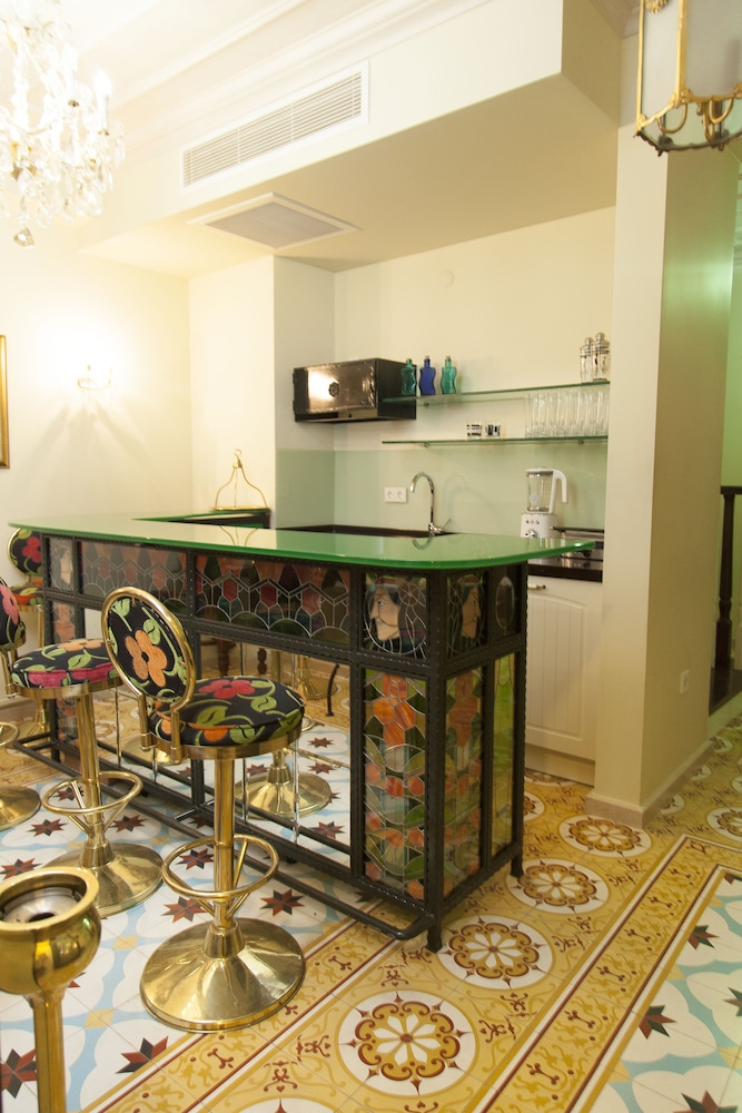 villa pera suite hotel