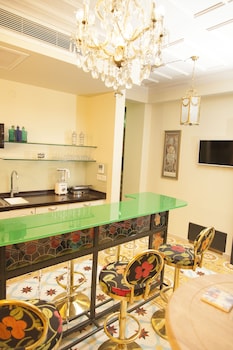 villa pera suite hotel