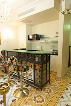 villa pera suite hotel